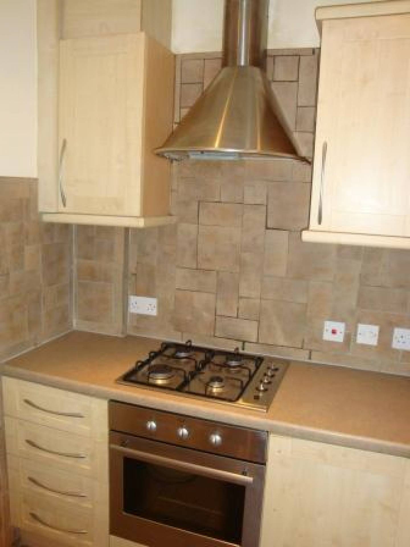 			NEW INSTRUCTION, 3 Bedroom, 1 bath, 1 reception Flat			 Greville Place, ST JOHNS WOOD NW6